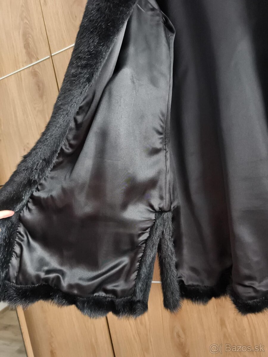 Kara - čierny umelý kožuch - 9