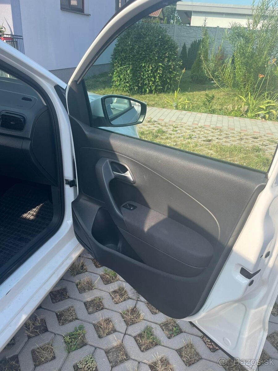 VW POLO 1.0 benzín 44kw - 9