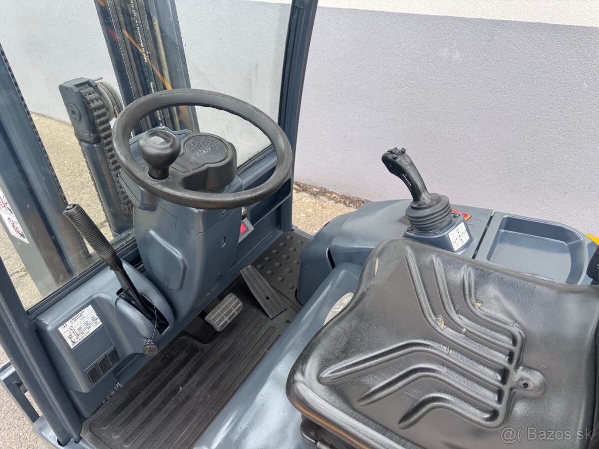 Vysokozdvižný vozík Jungheinrich 1,3t AKU triplex - 9