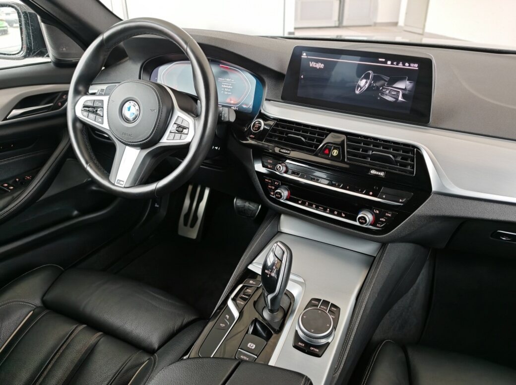 BMW Rad 5 Touring 530i xDrive A/T - 9