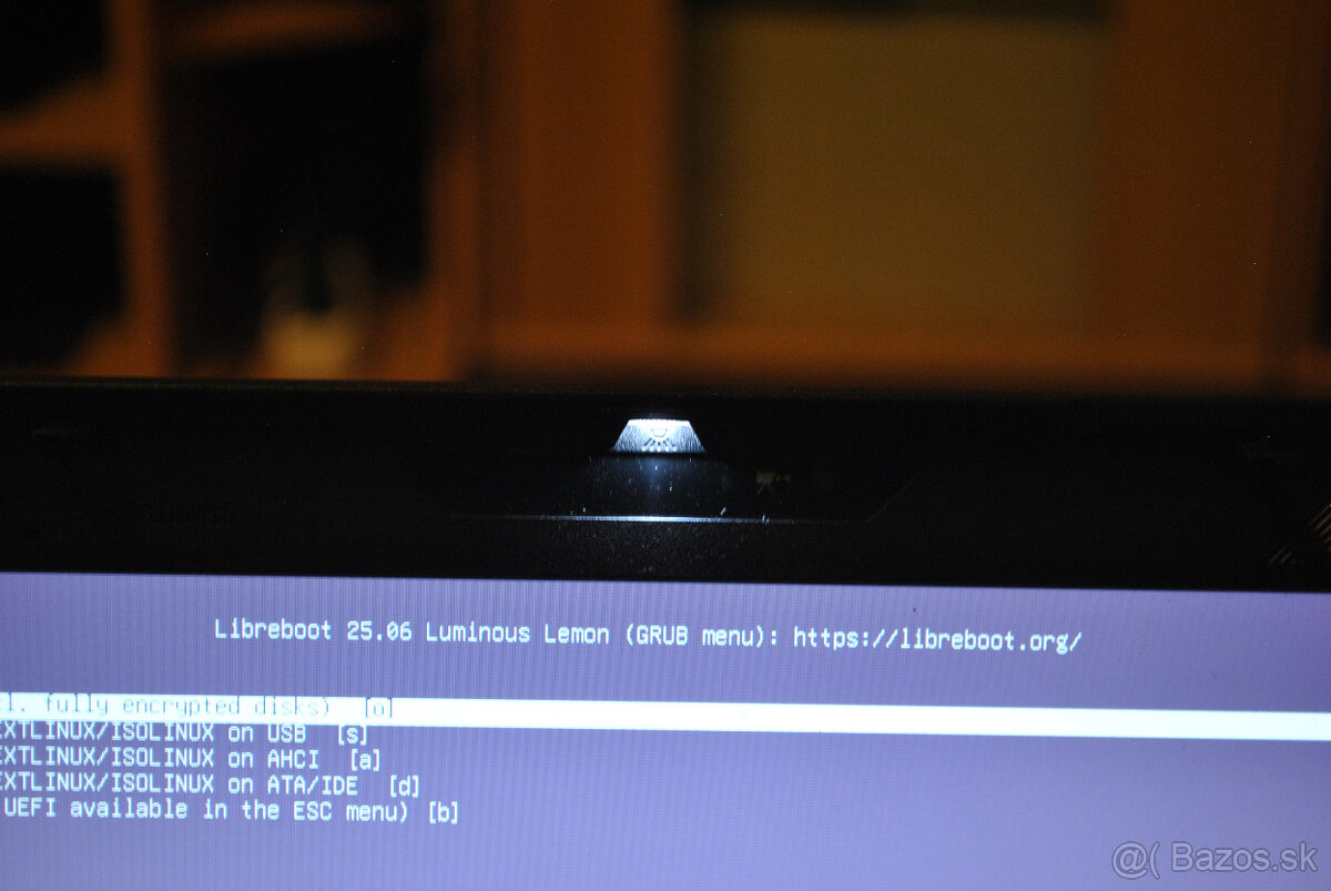 Specialita - Libreboot ThinkPad X200s - výborný stav - 9