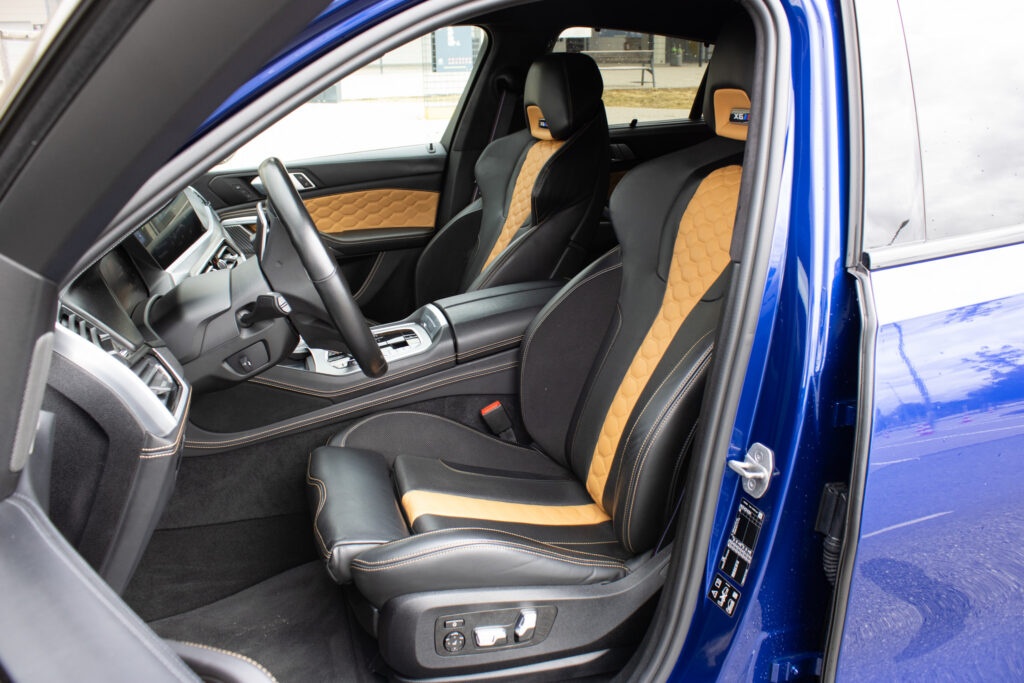 BMW X6 M Competition z roku 2021 - 9