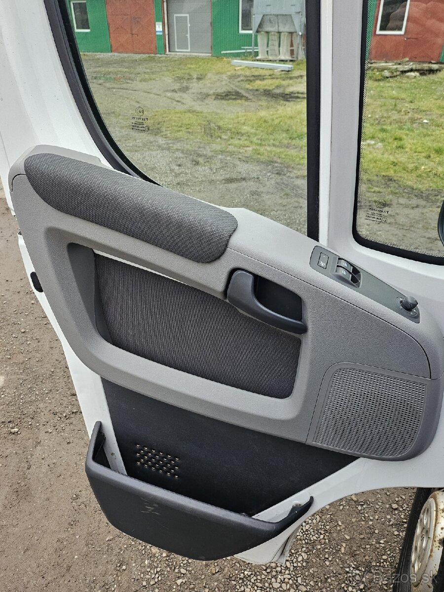 Citroen jumper 3,0 -116kw, 7 miest čítaj popis - 9