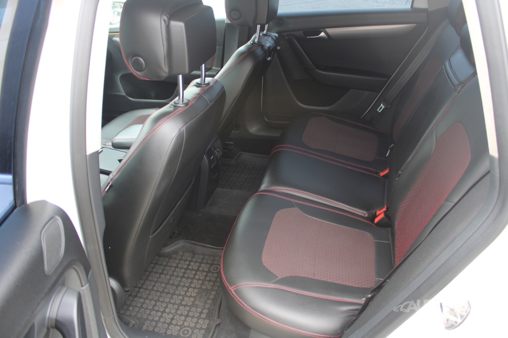 Volkswagen Passat Variant 1,6 TDi 77 kW - 9