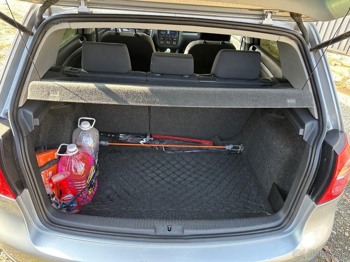 Predám Golf 5 , 1.4 Benzín 66kw - 9