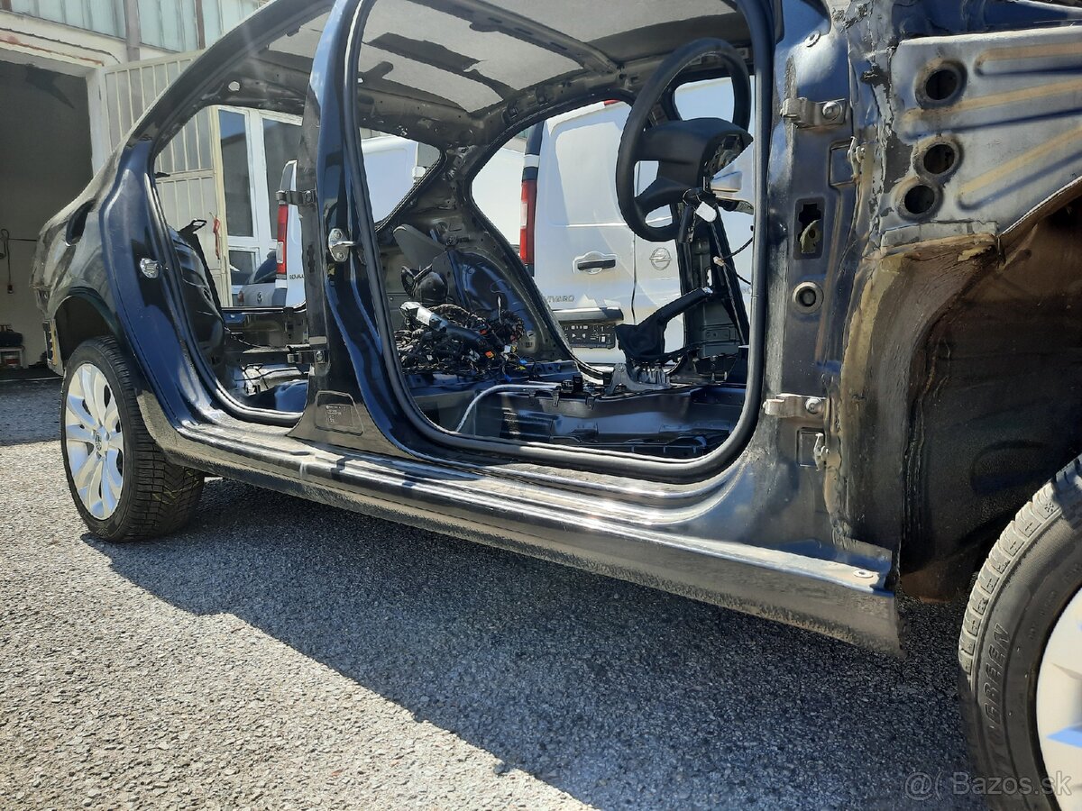 bočnica, prah, stĺpik, nosník Octavia 3 - 9