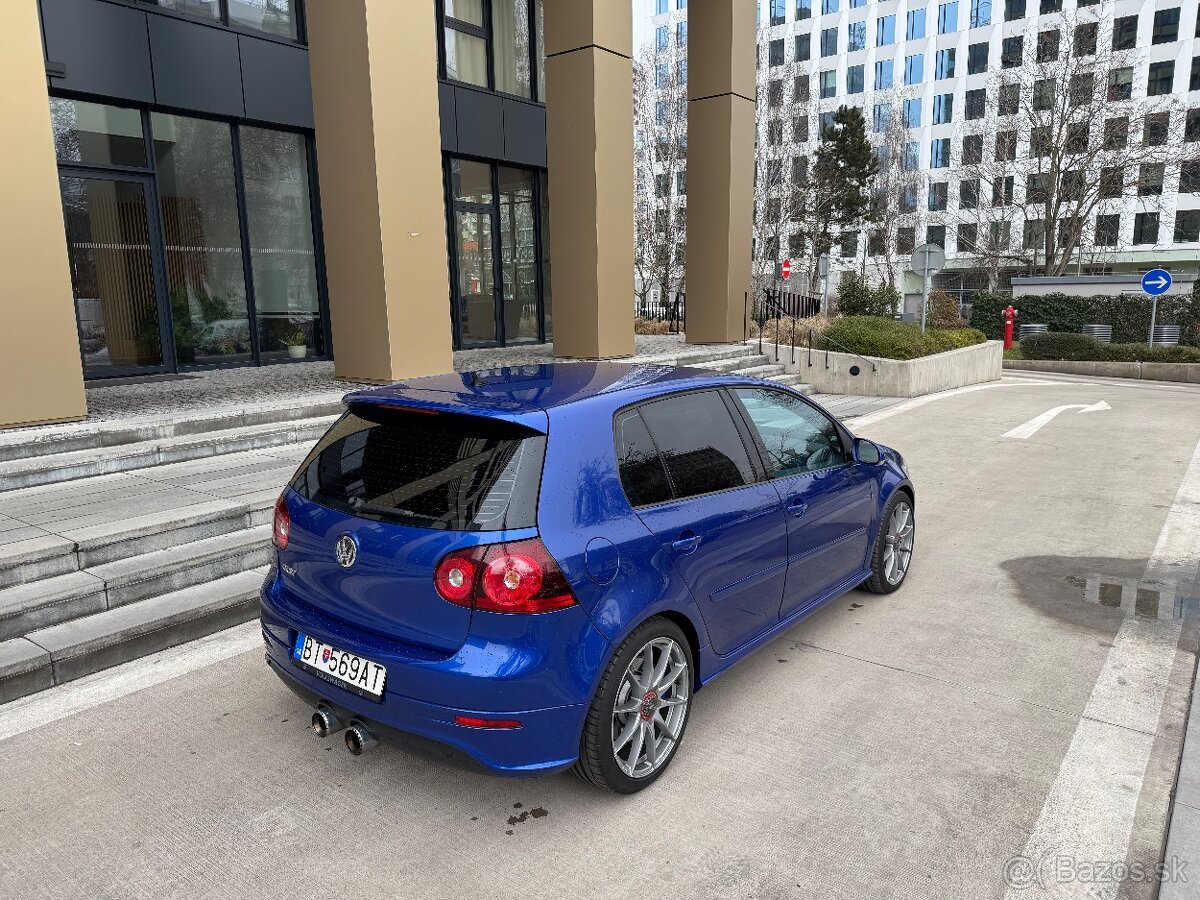 VOLKSWAGEN GOLF R32 3.2 V6 - 9