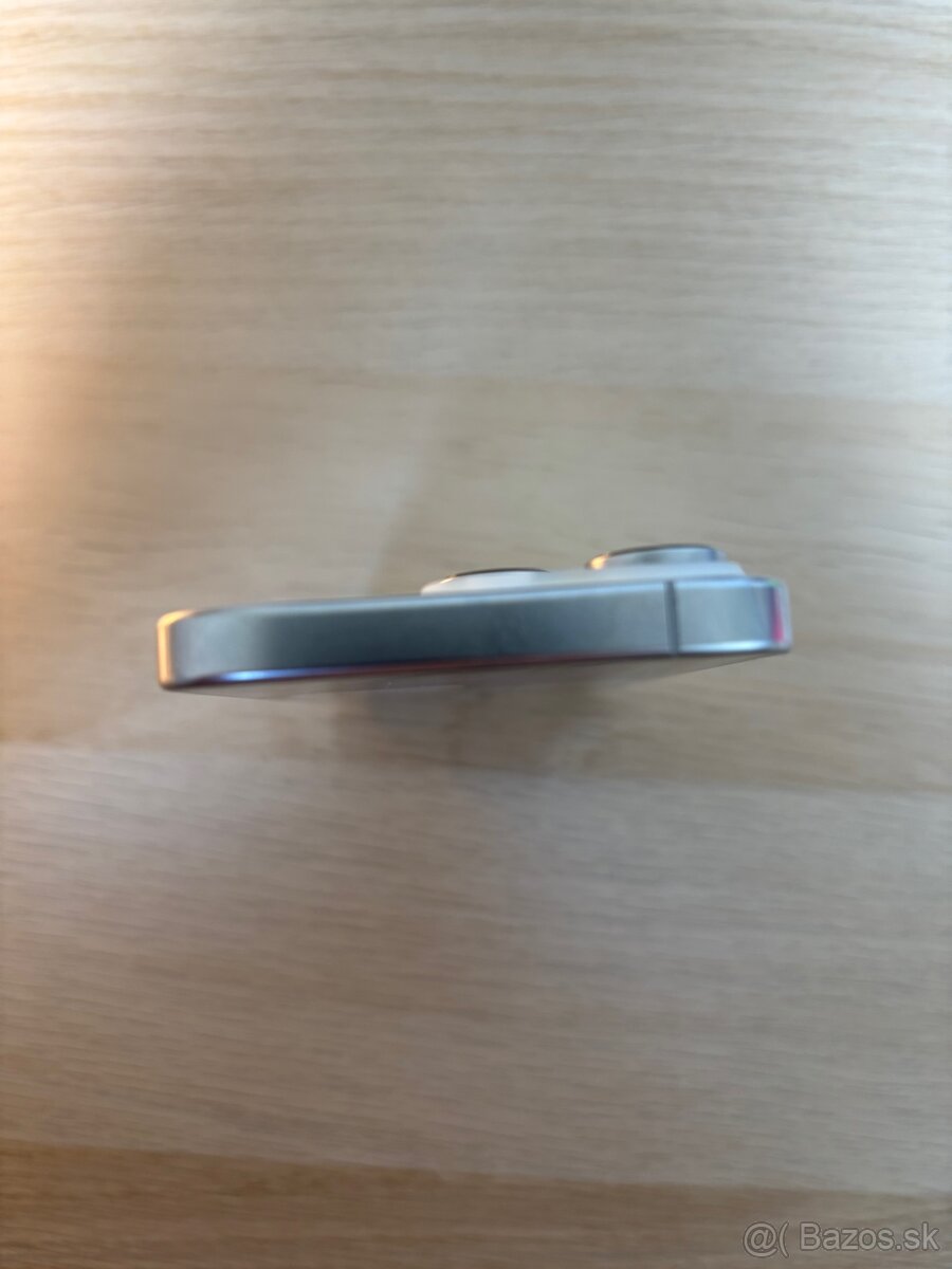 iPhone 16 Pro 128gb, Batéria 93% - 9