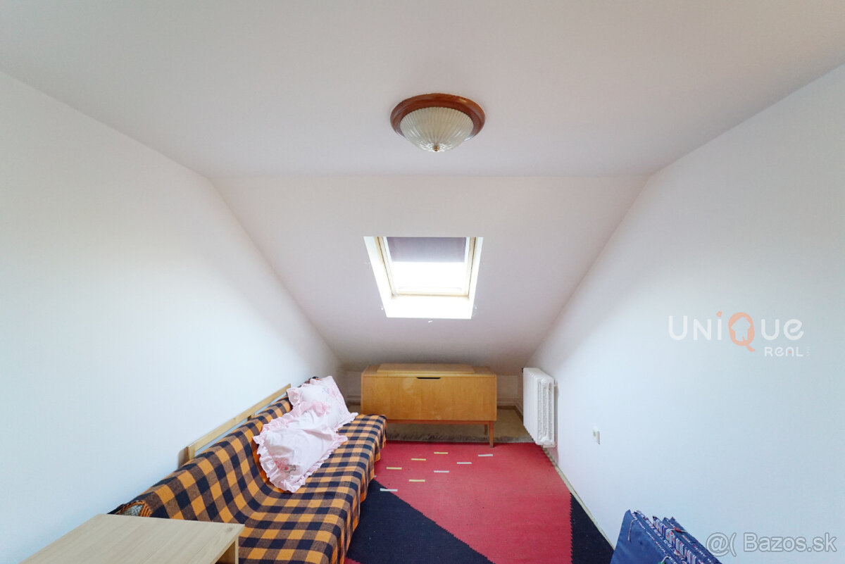 NA PREDAJ RODINNÝ DOM V OBCI LIPOVÉ NA VEĽKOM POZEMKU - 9