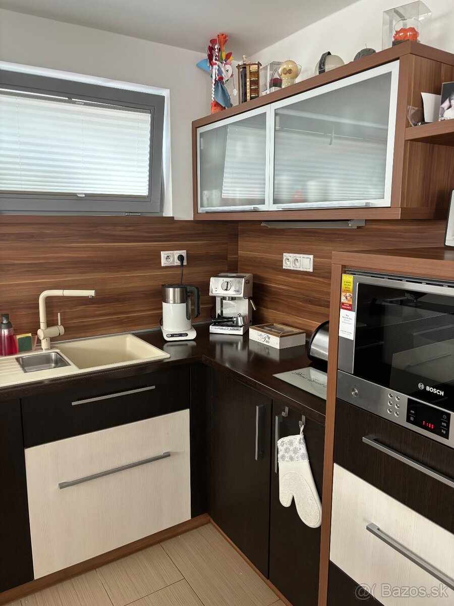 Kuchynská linka - 9
