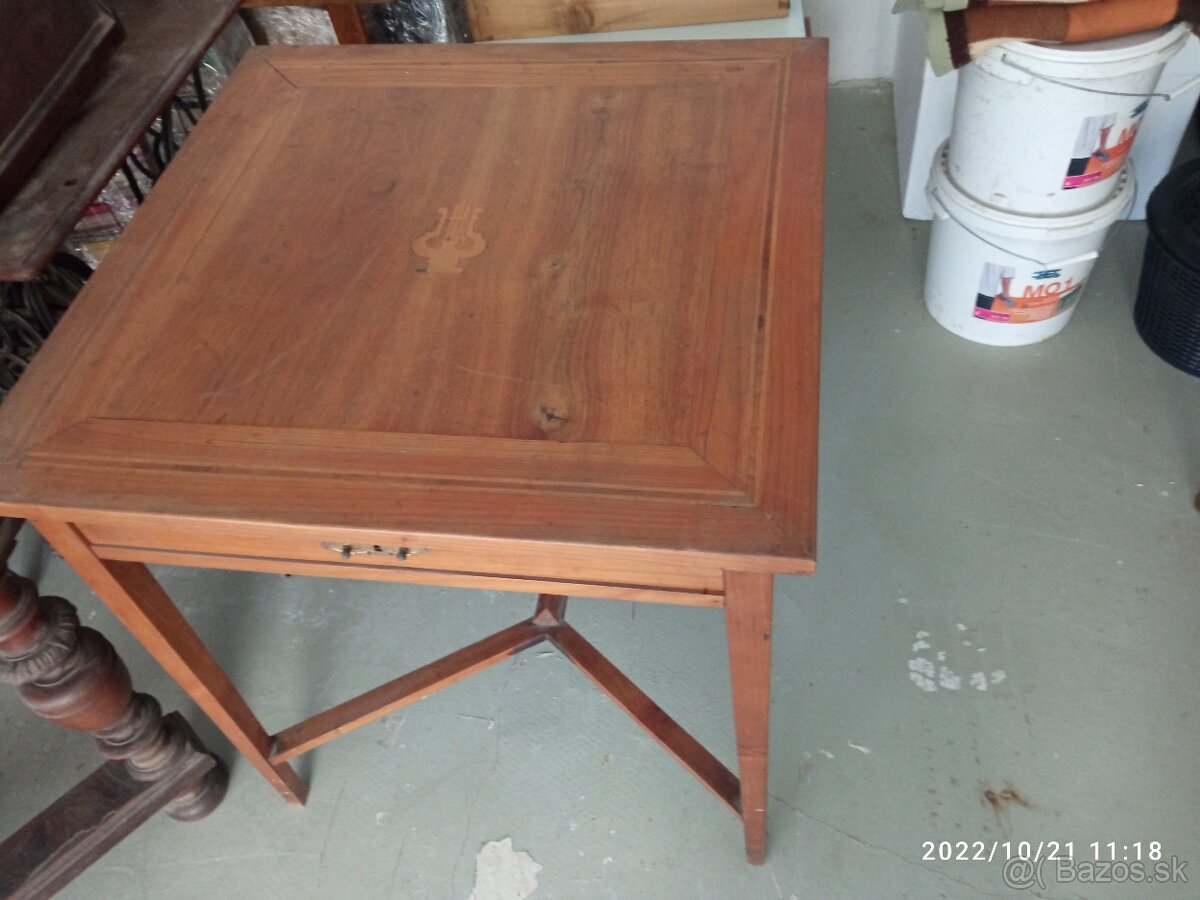 Starožitný nábytok - 9