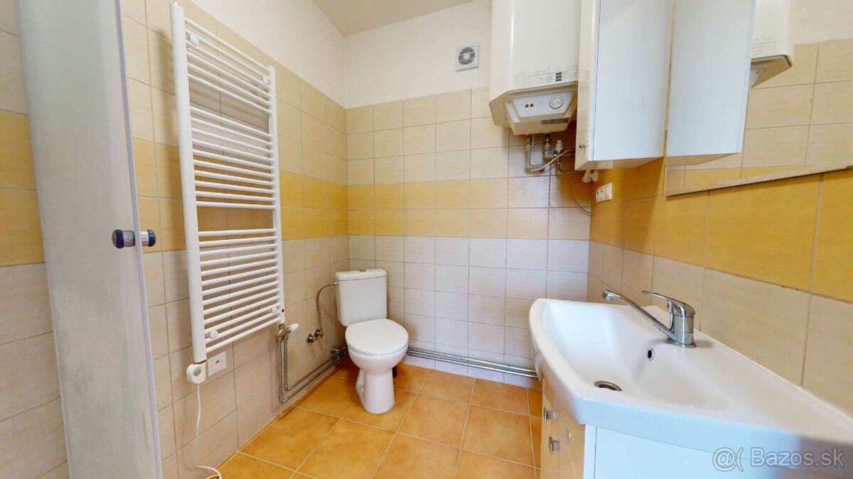 Priestranný dom na bývanie aj podnikanie Hontianske Tesáre - 9