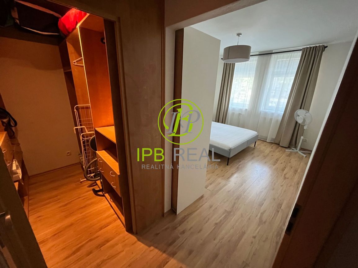 Priestranný 2-izb. byt na Záhradníckej ul. v Ružinove - 9