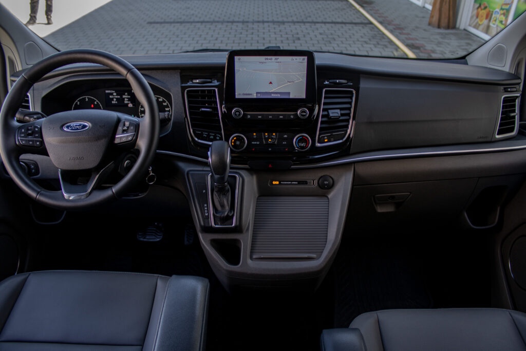 Ford Tourneo Custom - 9