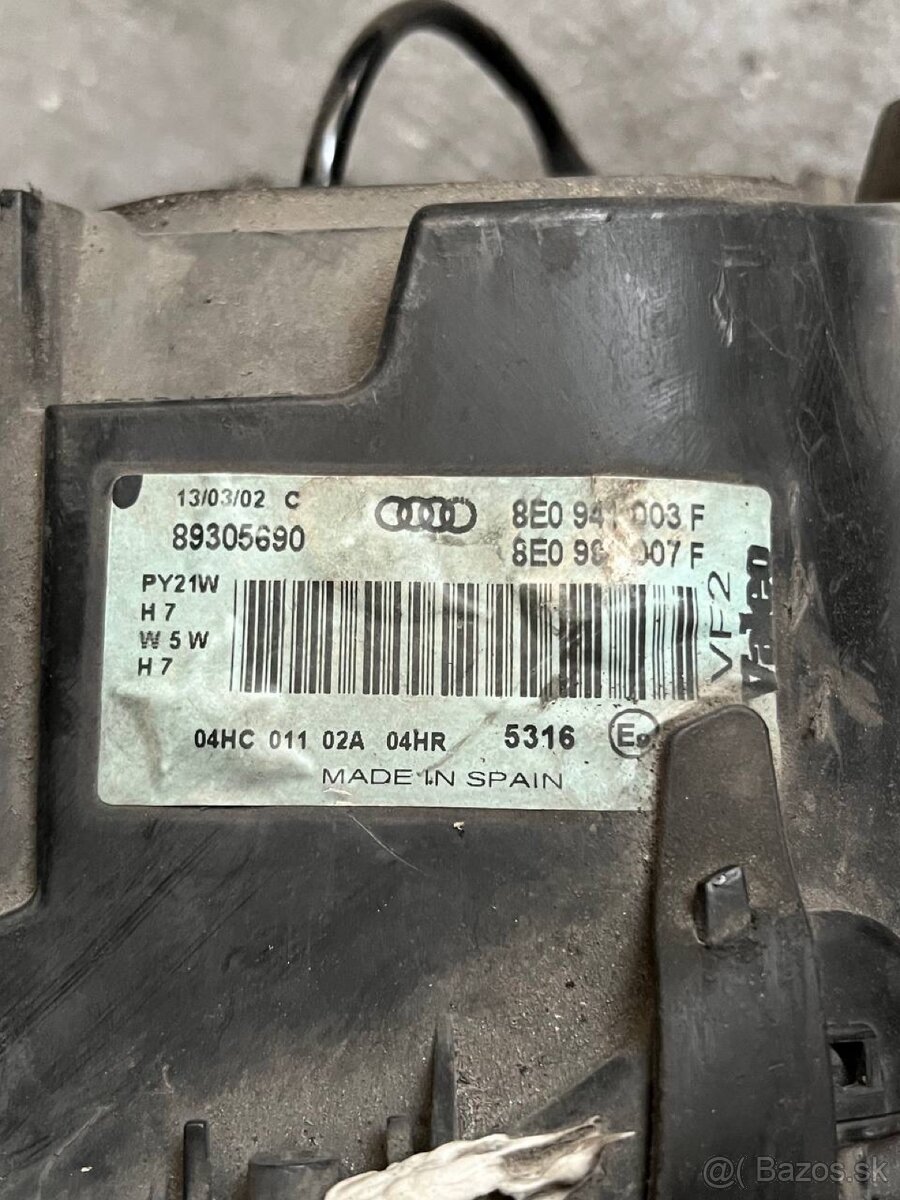 Predné svetla Audi A4 B6 - 9