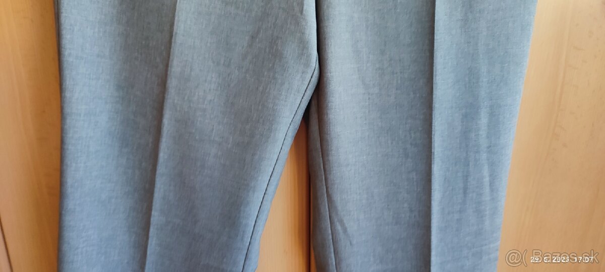 Elegantné sive nohavice, c. 40 - 9