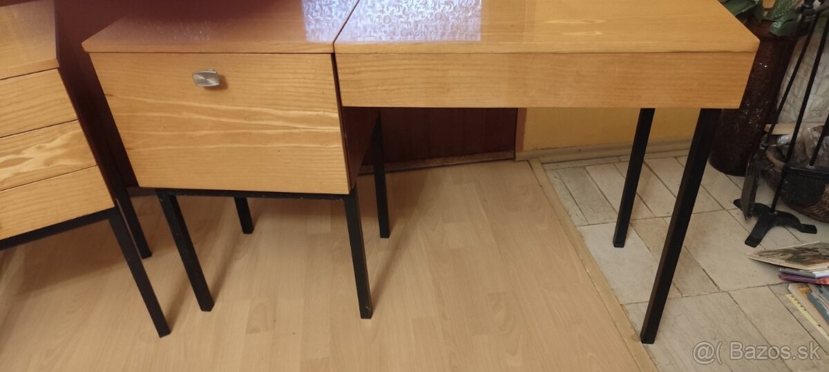 Kozmetický stolík+ nočný stolík - 9