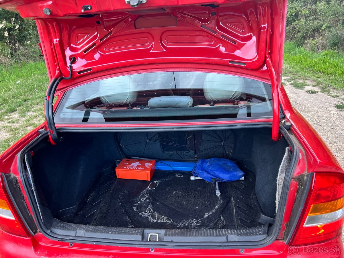 Predám Opel Astra G 1.6 16v - 9