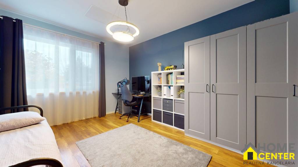 NA PREDAJ ÚTULNÝ, 4 IZBOVÝ RODINNÝ DOM S TERASOU A GARÁŽOU, - 9