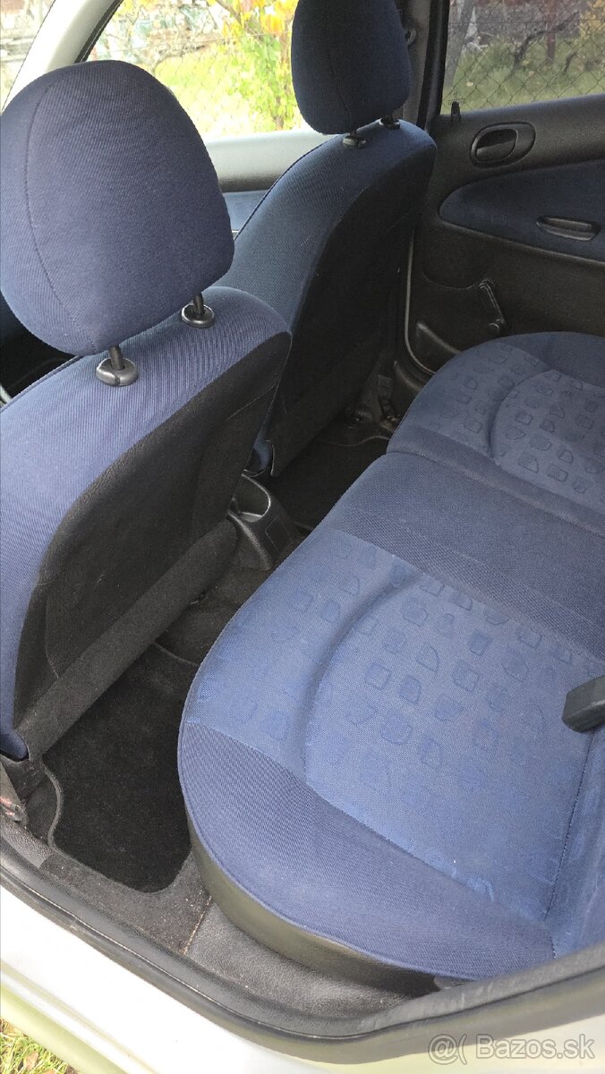 Predám Peugeot 206 1,1 benzín - 9