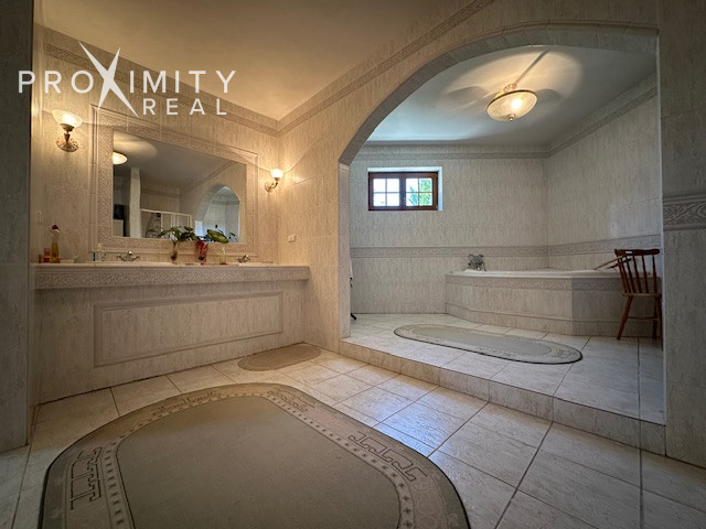 Priestranný dom vhodný na podnikanie sídlo firmy - 9