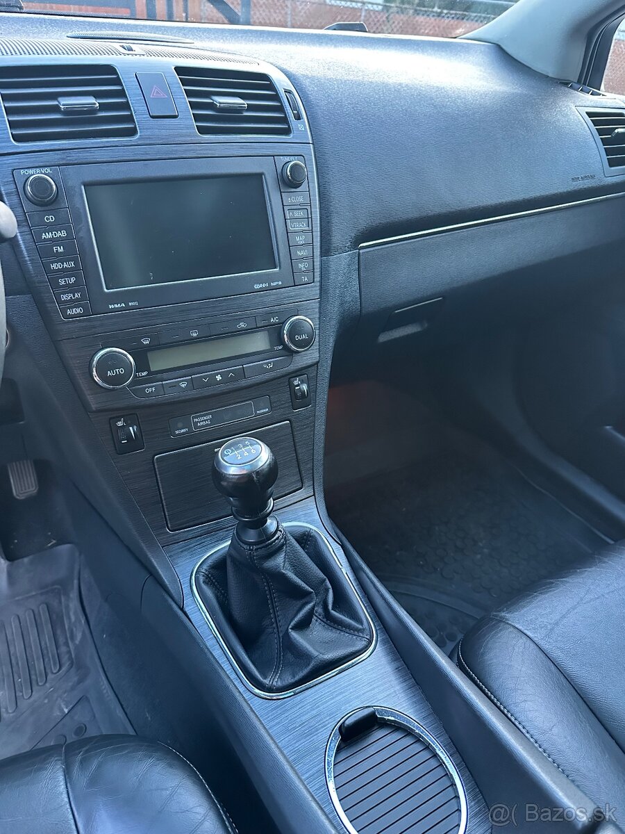 2011 TOYOTA AVENSIS KOMBI FULL výbava - 9