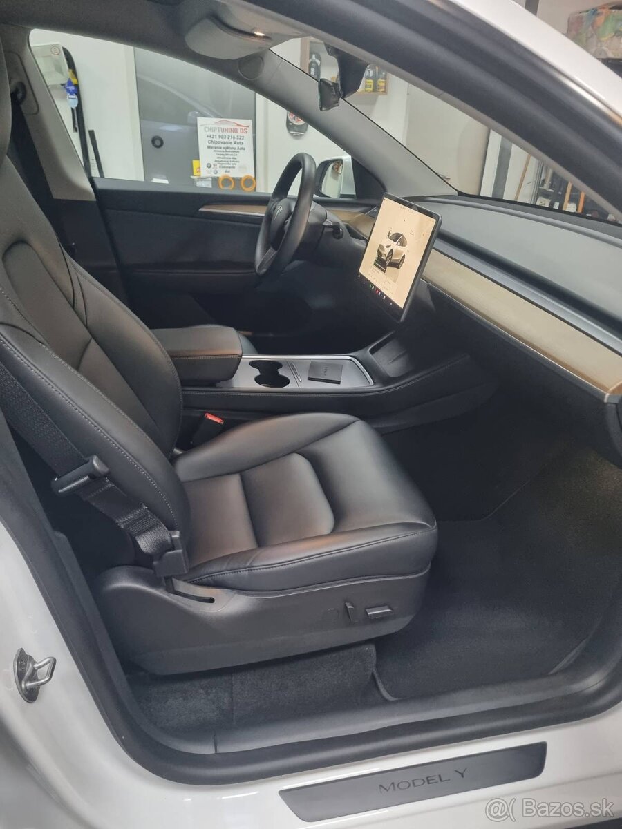 Tesla Model Y LONG RANGE 4x4 - 9