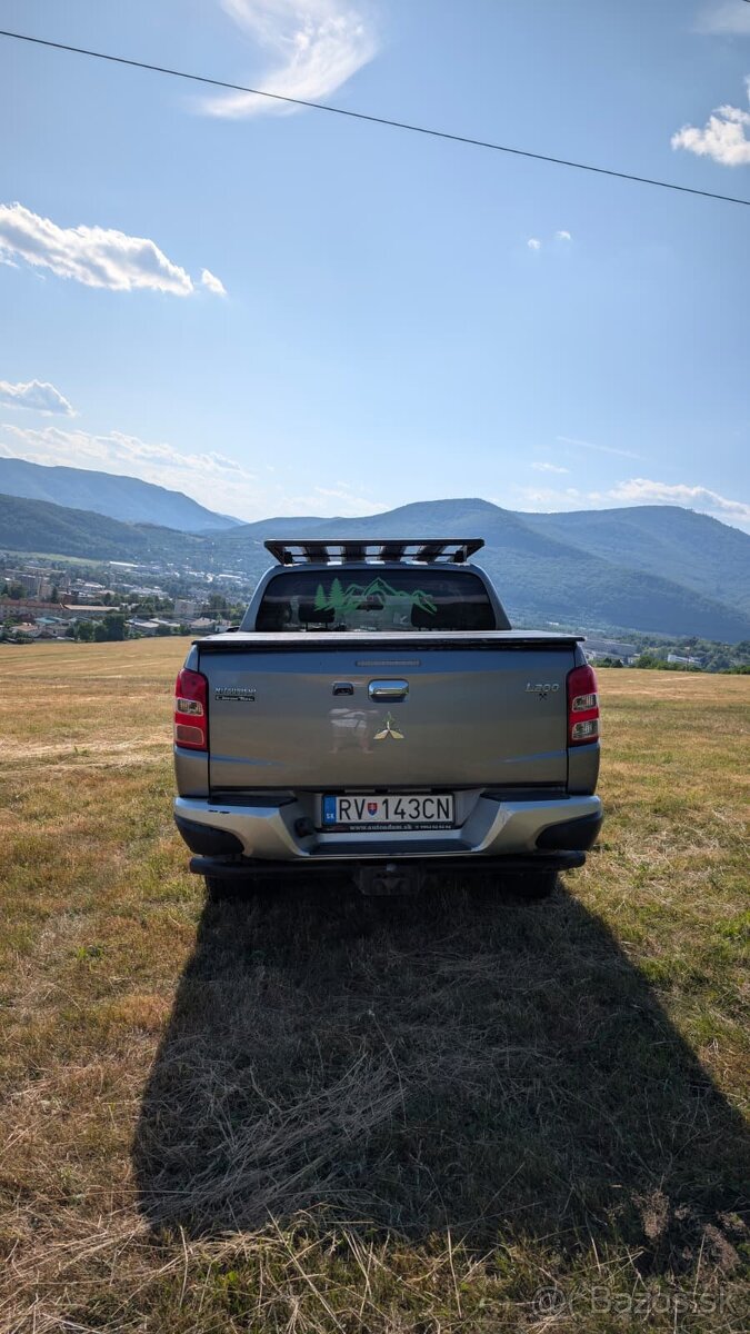 Mitsubishi L 200 s doplnkami - 9