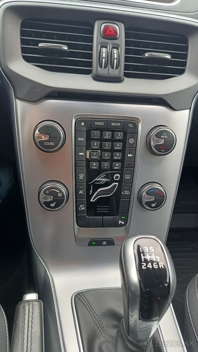 Volvo V40 D2 2.0L 120k Volvo V40 88kW M6 - 9