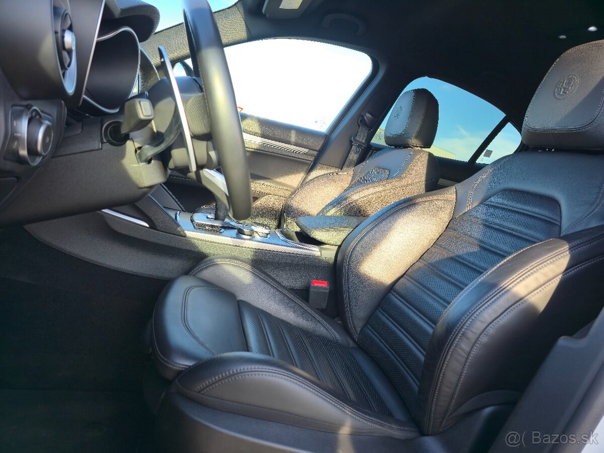 Alfa Romeo Stelvio 2.0 Q4 2022 - 9