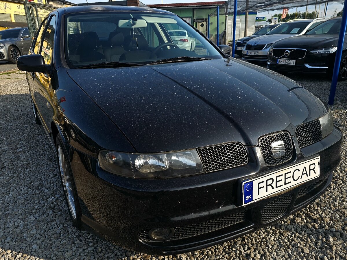 Seat Leon 1.8 Turbo Top Sport Rezervované - 9