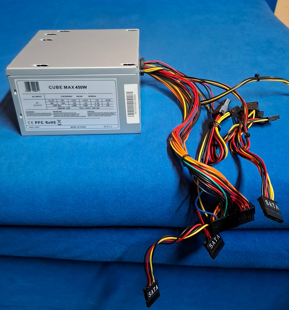 Predám PC zdroj iBox Cube Max 450W - 9