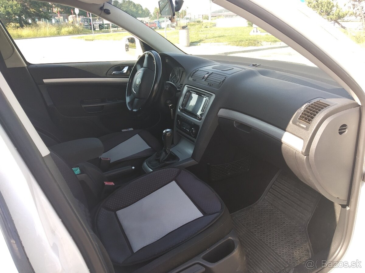 Škoda Octavia 1,8 TSI FACELIFT - 9