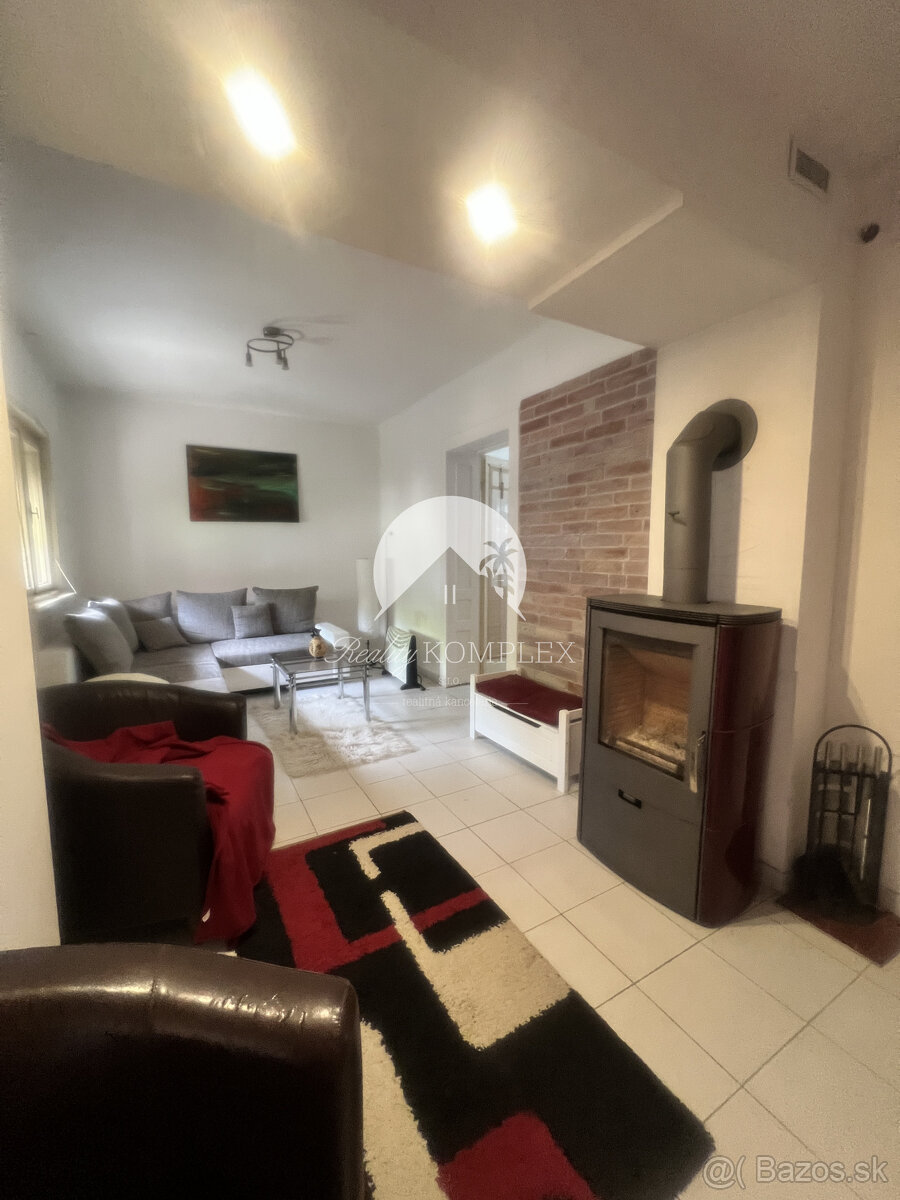 ZNÍŽENÁ CENA Pekný rodinný dom len pár krokov od štrkovo- - 9