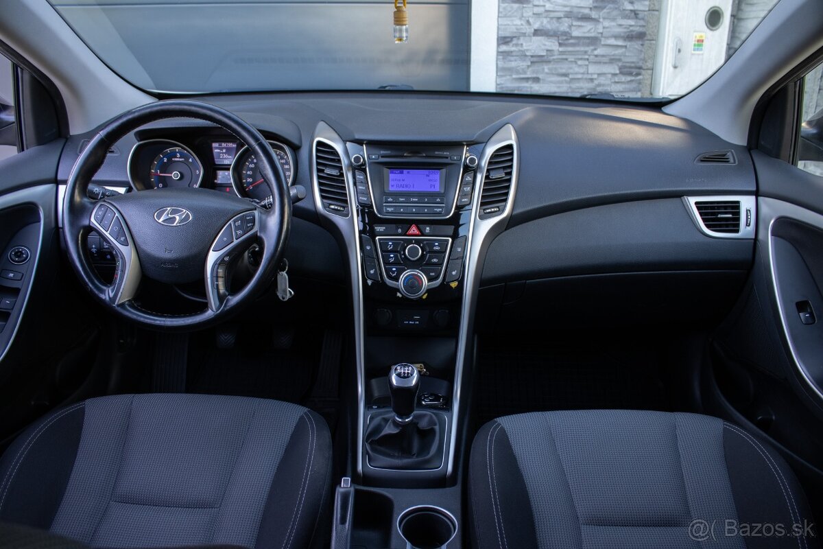 Hyundai i30 1.6 CRDi DOHC 16V Family 84tis. km - 9