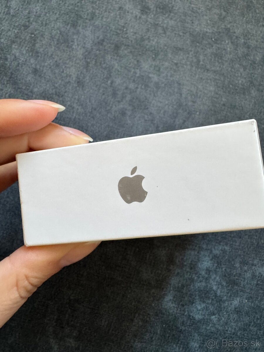 Sluchatka AirPods 4 - 9