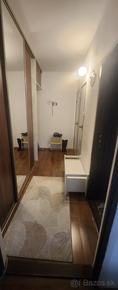 Ponúkame na predaj 2 izb.byt na sídlisku III. - 9