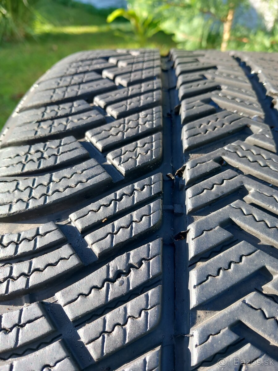 235/40 r19 zimne pneu michelin - 9