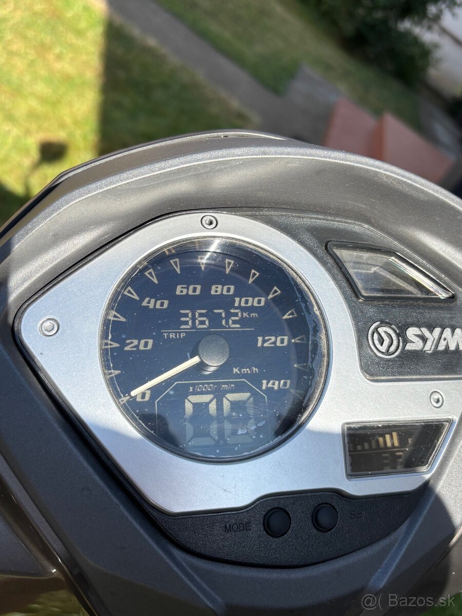 Skúter Sym Symphony ST 125 - 9