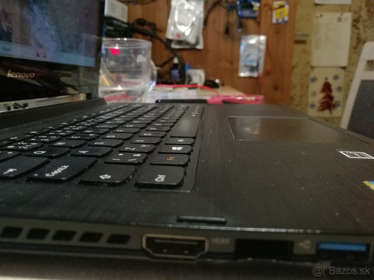 Lenovo Flex 14. Dotykový display. Intel 4-jadro. 256GB SSD. - 9