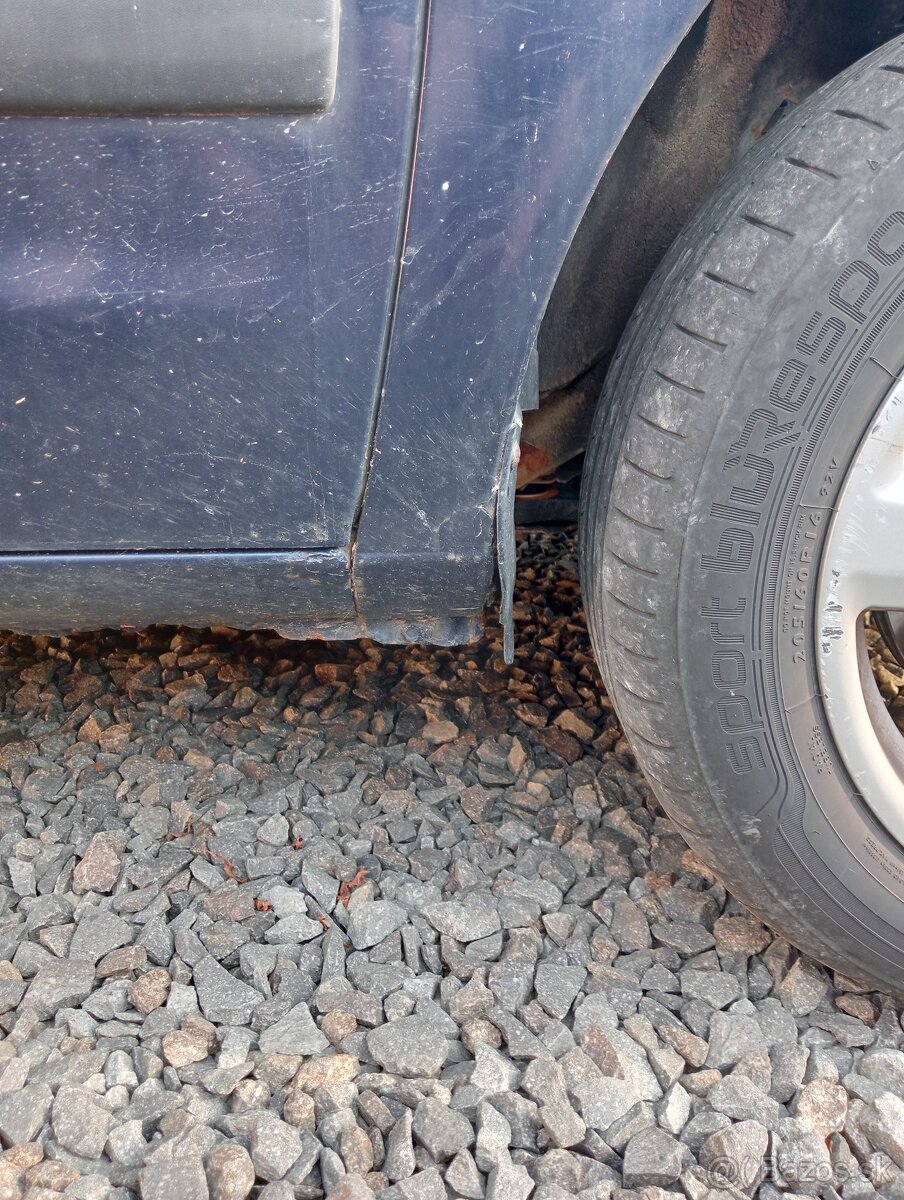 Volkswagen Sharan 2.0 BENZÍN - 9