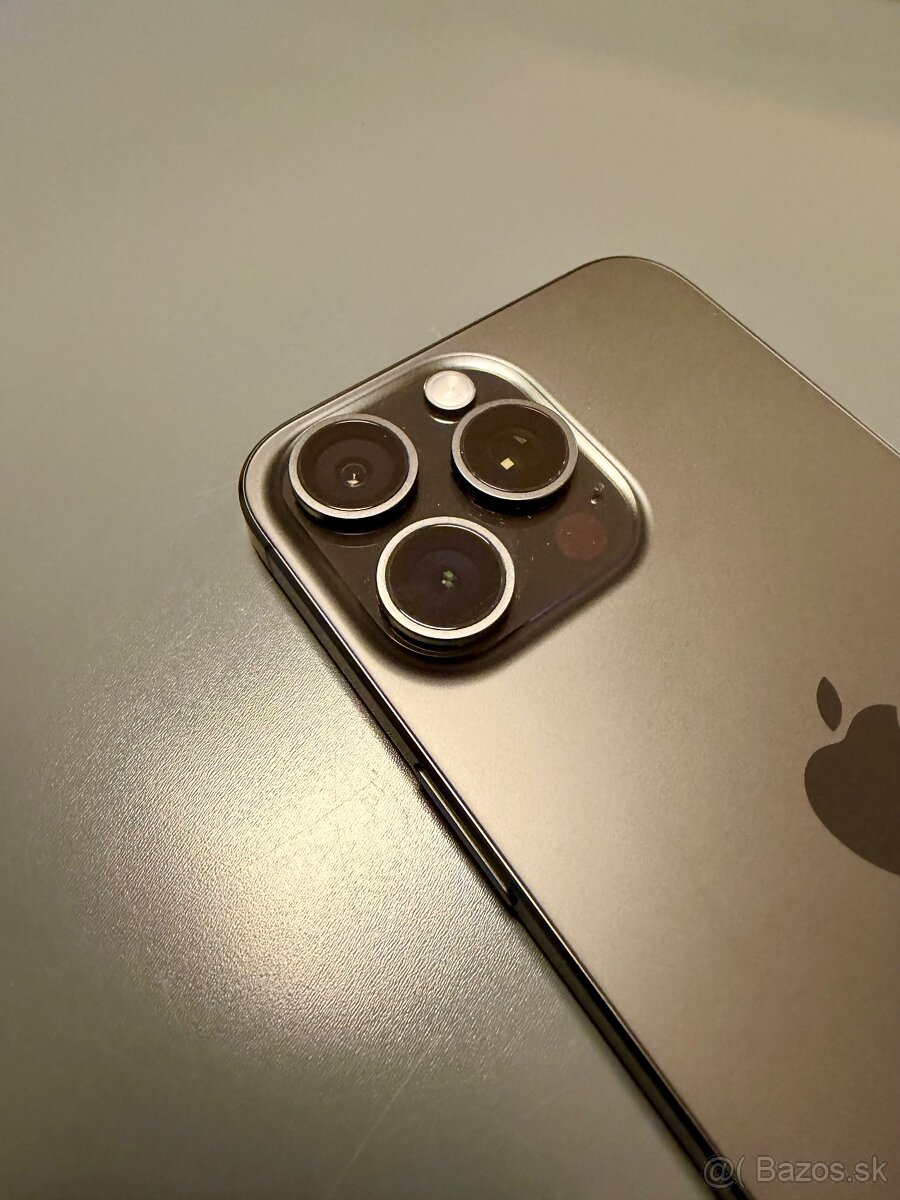Predám iPhone 15 Pro Max, Black Titanium 256GB - 9
