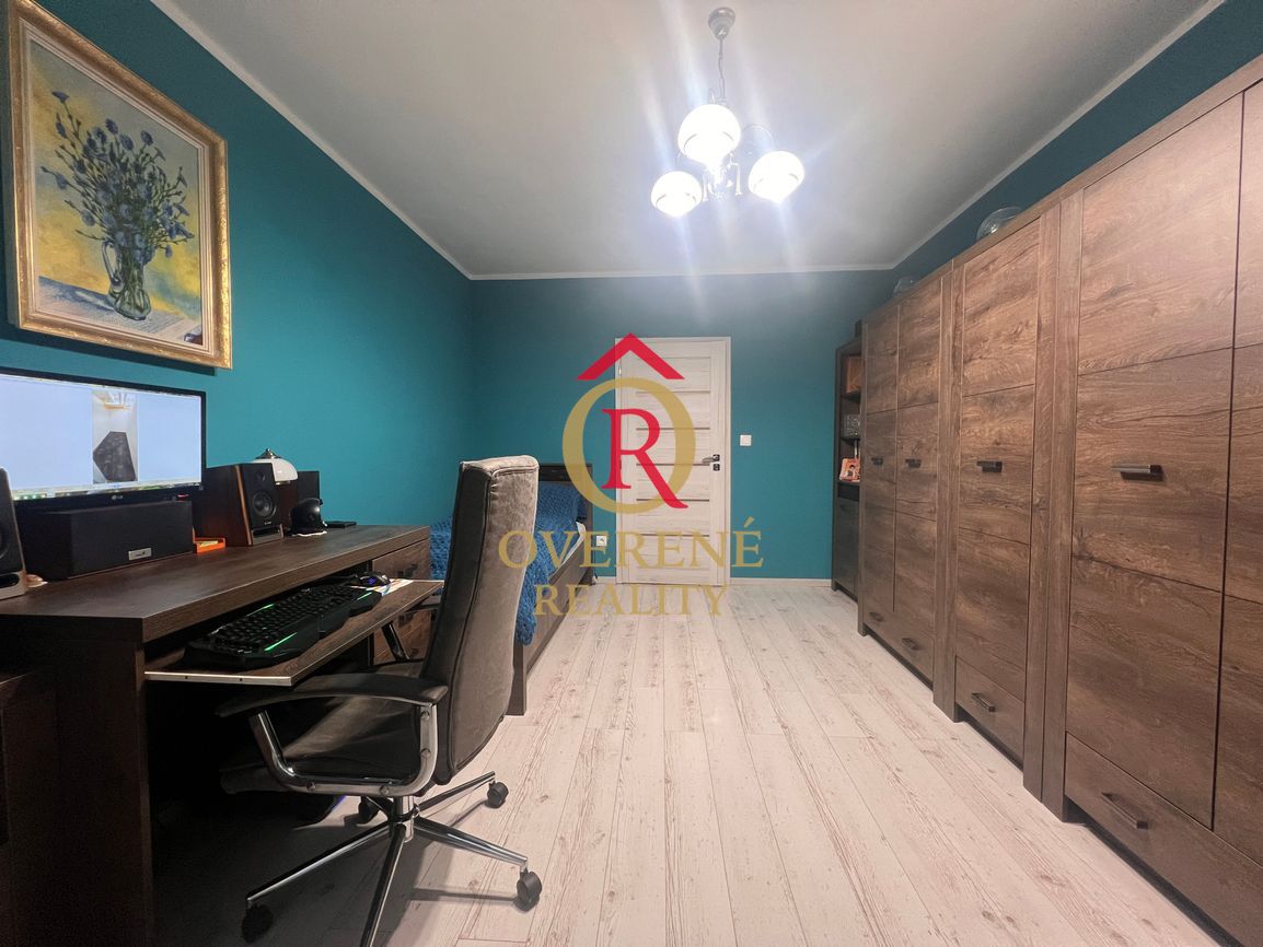 Na predaj priestranný 3,5-izbový byt s dvoma loggiami – Bans - 9