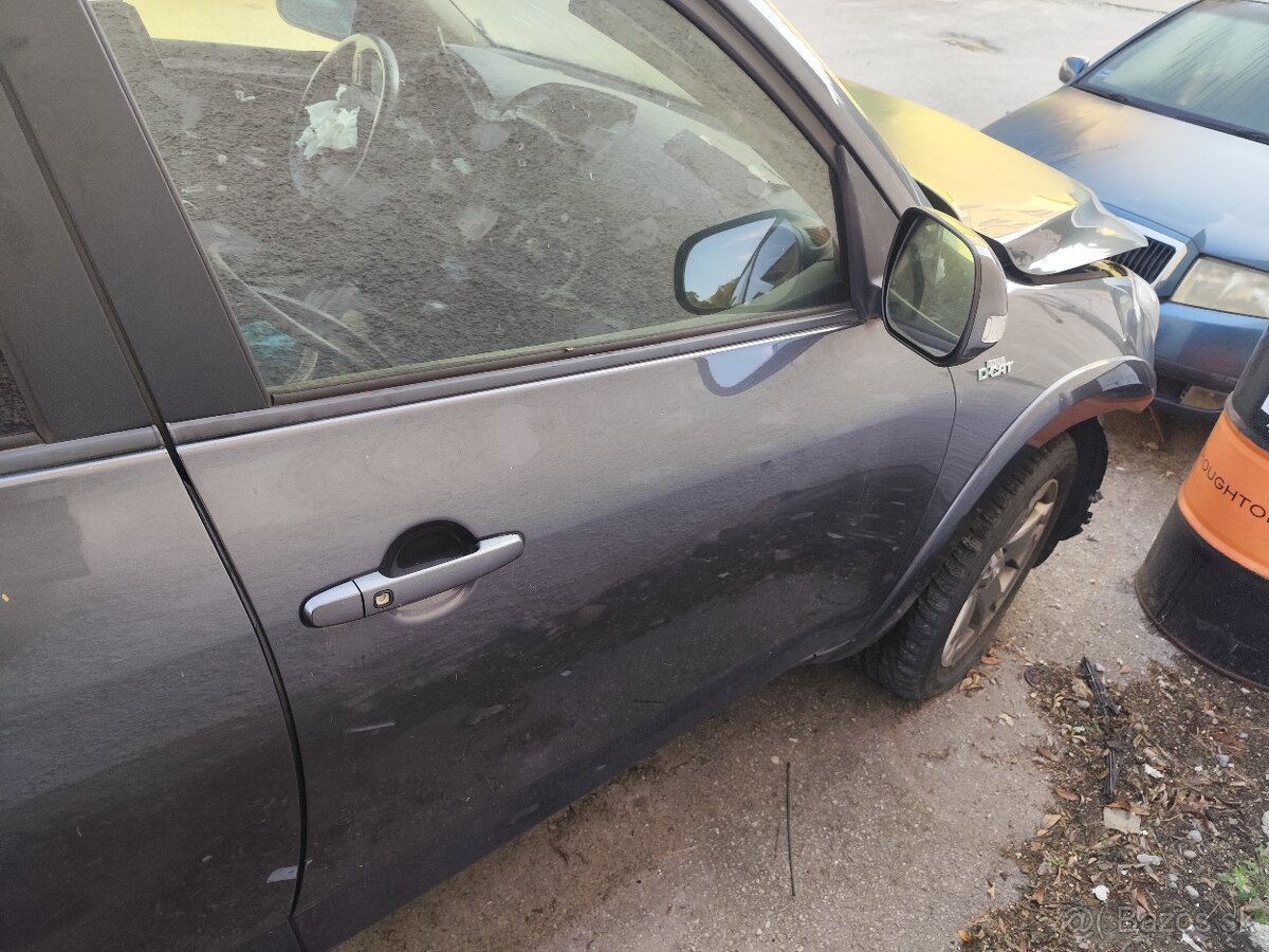 Rozpredám Toyotu Rav4. - 9