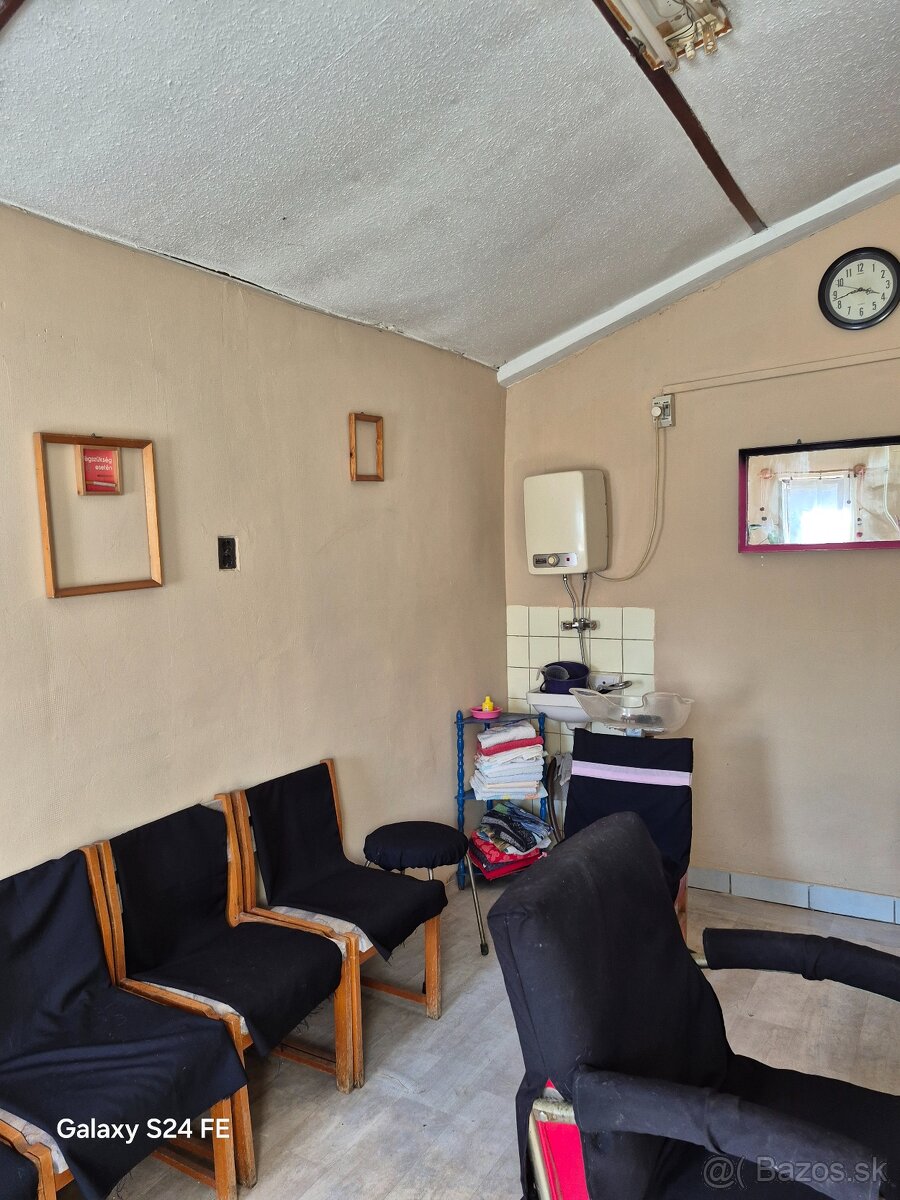 DOM S OBYTNOU ČASŤOU + PRIESTOR NA DROBNÉ PODNIKANIE V MÉRA - 9