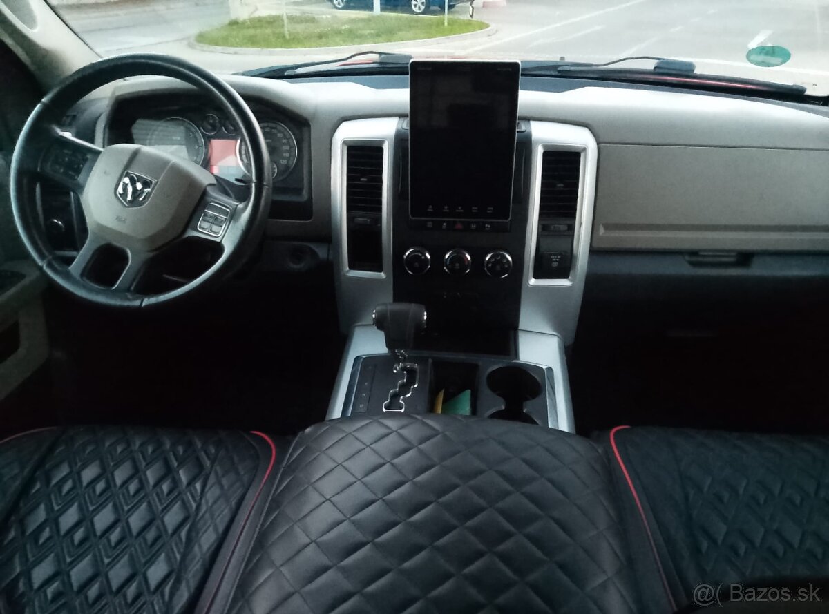 Dodge Ram 5,7 Hemi rok 2013 - 9