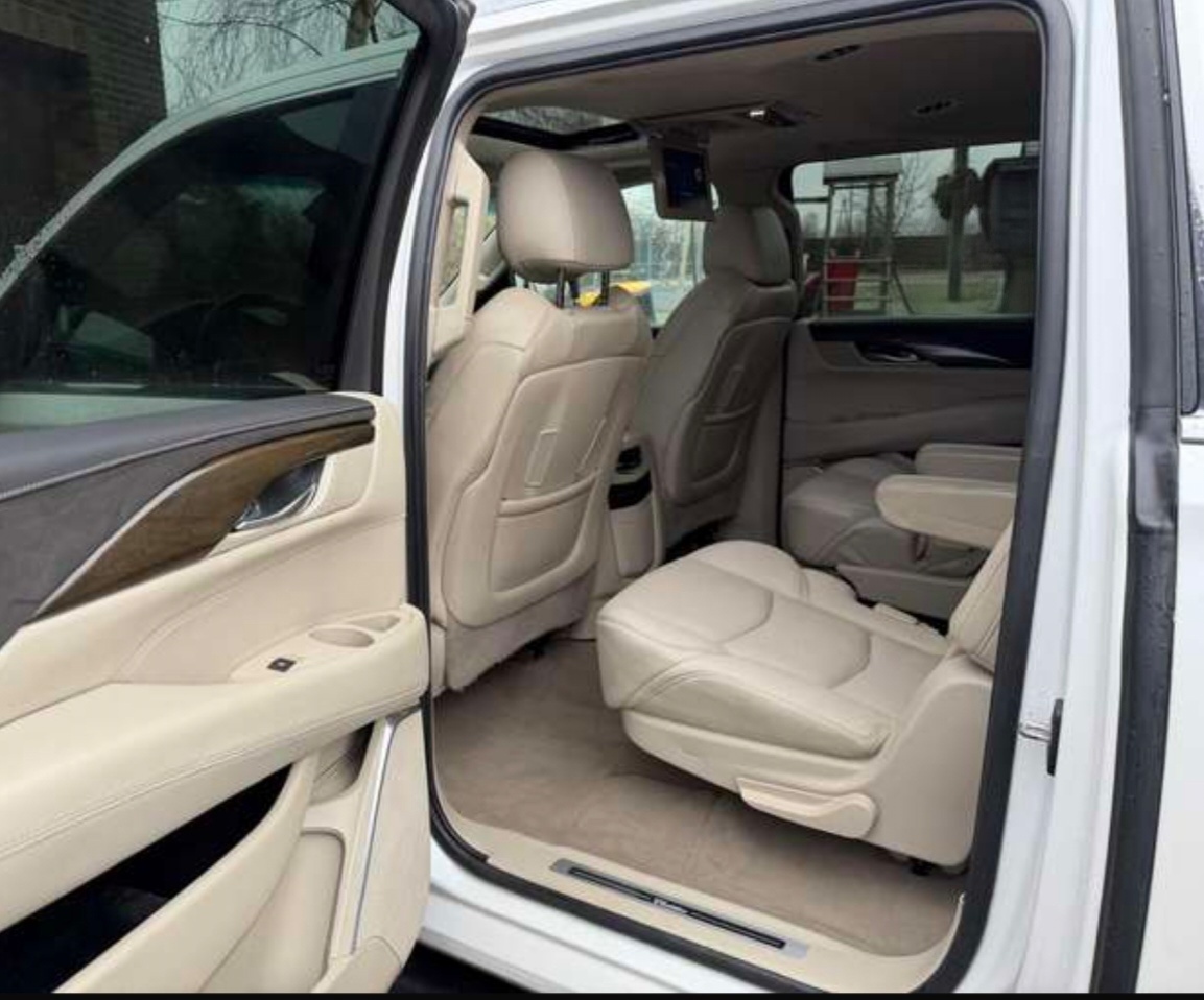 Cadillac Escalade 6.2 V8 rok 2020 - 9