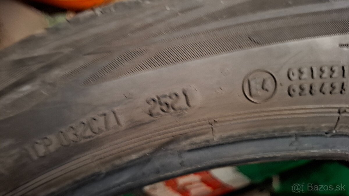 235/45 R20 - 9