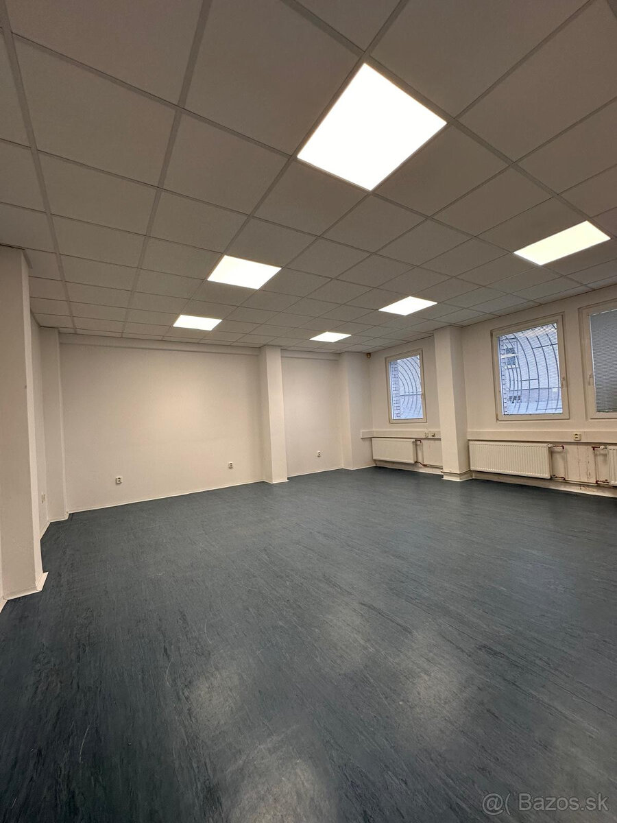 Polyfunkčná budova Petržalka - 9