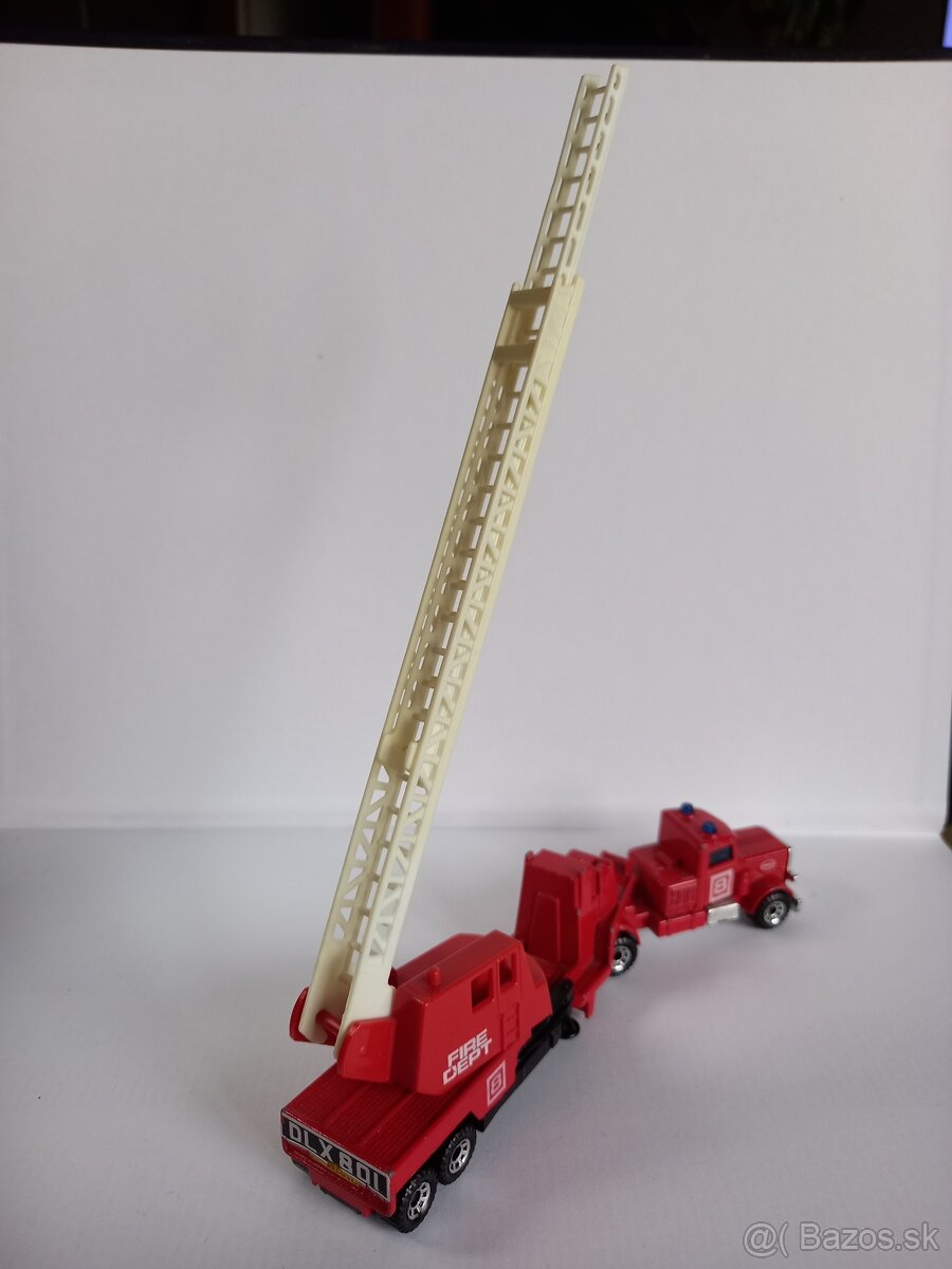 MATCHBOX CONVOY - PETERBILT FIRE ENGINE - 9